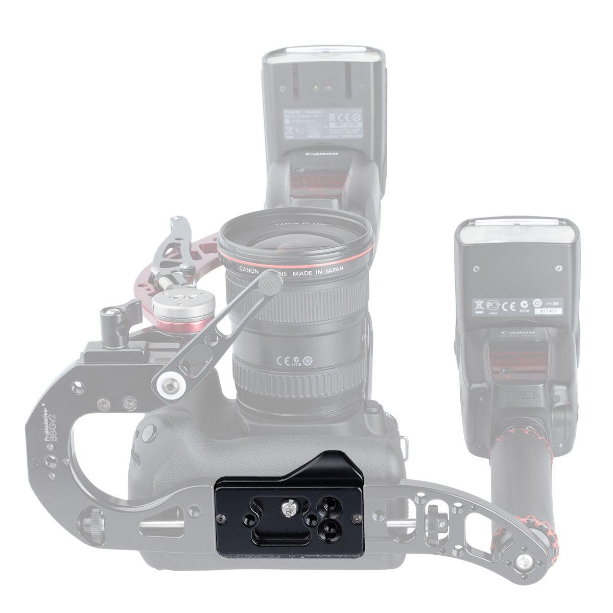 Mounted with Boomerang Flash Bracket and HB70 Handle